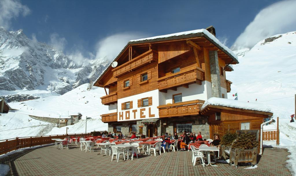 Hotel Cime Bianche ブレウイル・チェルヴィナイア エクステリア 写真