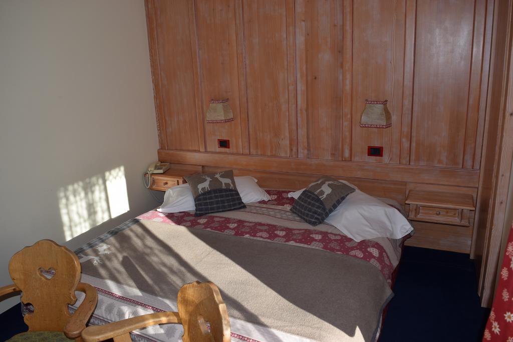 Hotel Cime Bianche ブレウイル・チェルヴィナイア エクステリア 写真